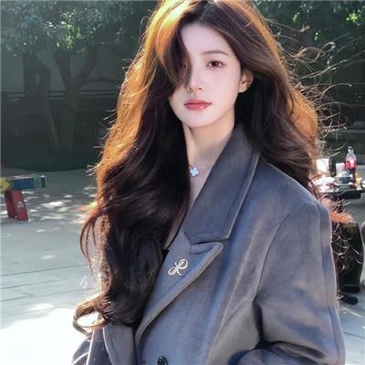 斯文医生脸红红追着老婆哄